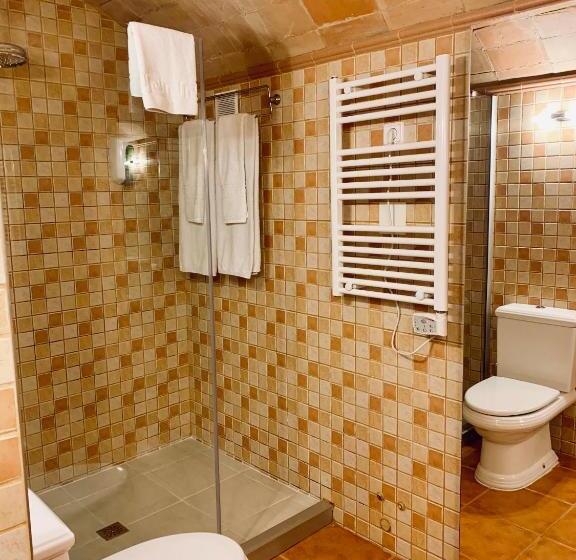 חדר סטנדרט, Llar De Capitans