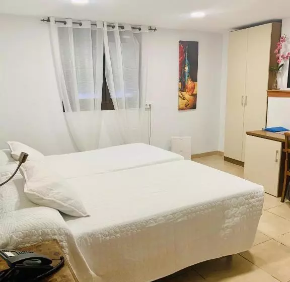 Chambre Standard, Llar De Capitans