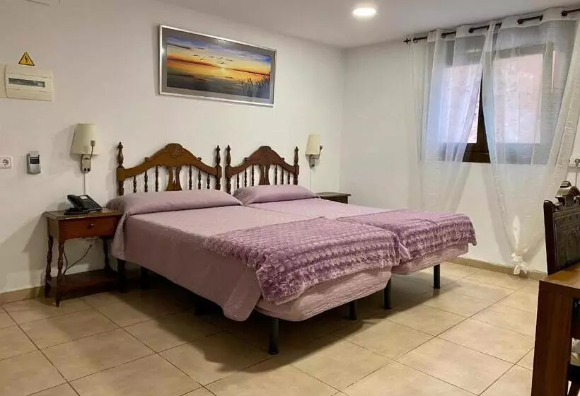 Chambre Standard, Llar De Capitans