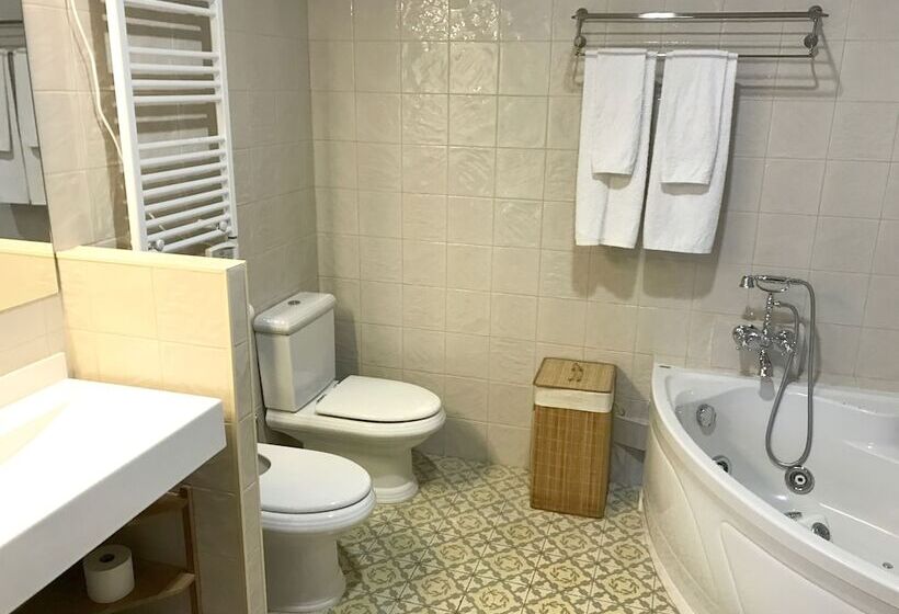 חדר סטנדרט, Llar De Capitans