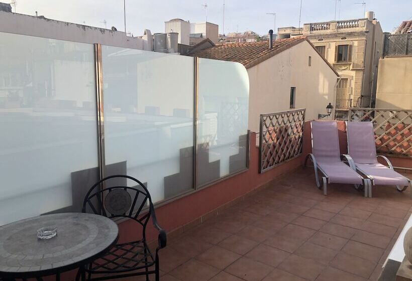 חדר סטנדרט, Llar De Capitans