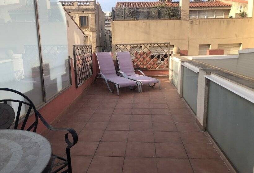 חדר סטנדרט, Llar De Capitans