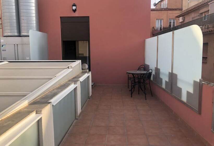 חדר סטנדרט, Llar De Capitans