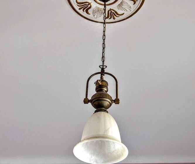 חדר סטנדרט, Llar De Capitans