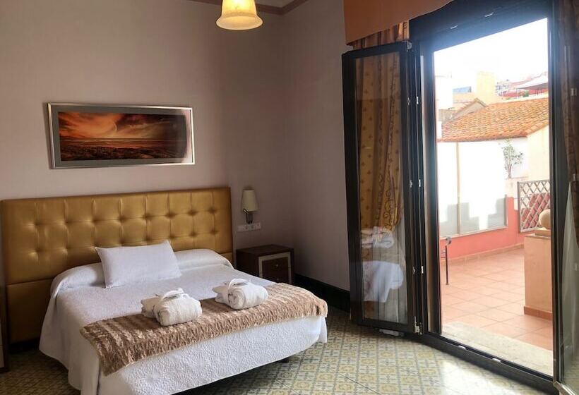 חדר סטנדרט, Llar De Capitans