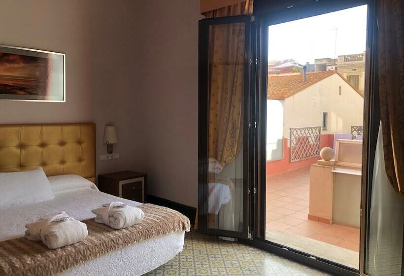 חדר סטנדרט, Llar De Capitans