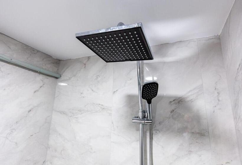 جناح مزوَّد بشرفة, Snog Rooms & Suites