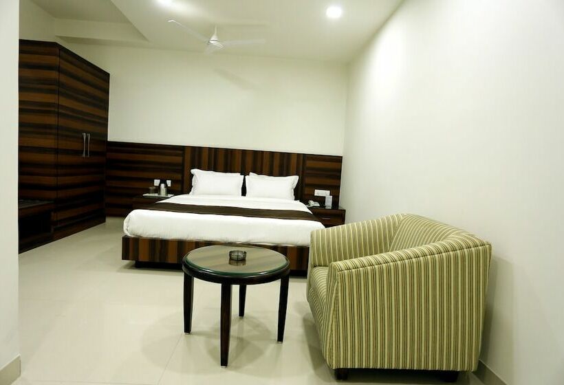 חדר דלוקס, Solitaire