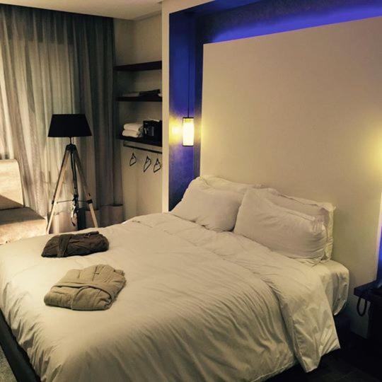 اتاق سوپریور یک تخته, The Seven