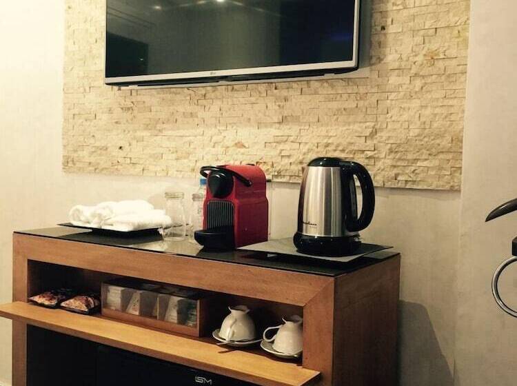 اتاق لوکس, The Seven