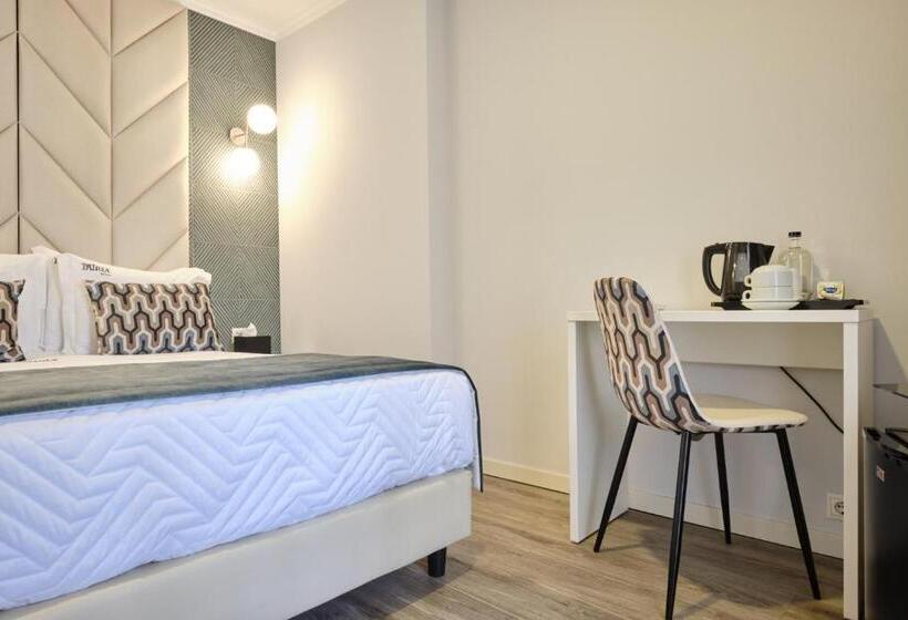 Quarto Triplo Estandar, Patria
