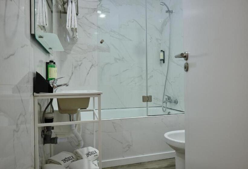 Quarto Familiar, Patria
