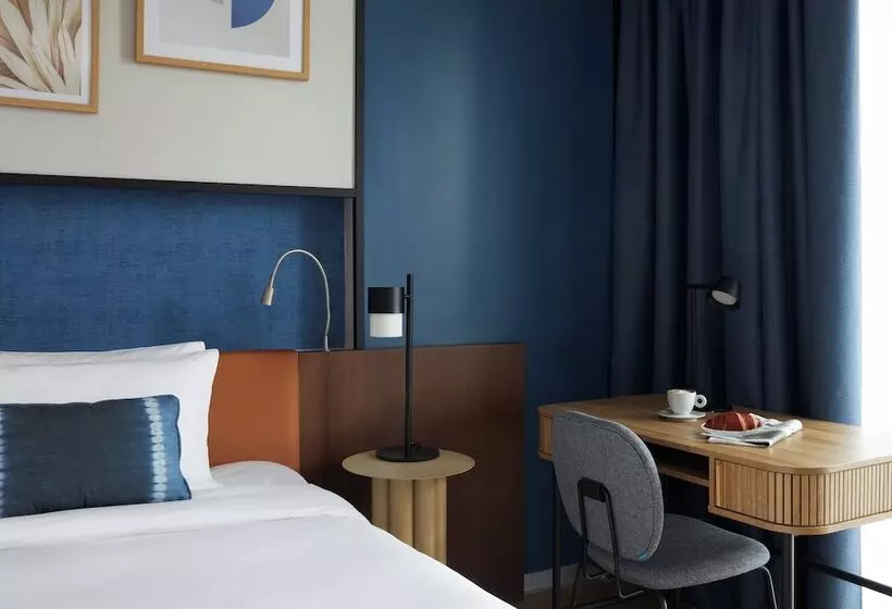سوییت جونیور, Crowne Plaza Madrid   Centre Retiro, An Ihg