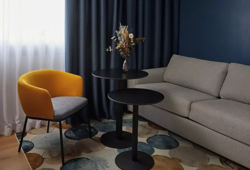 سوییت جونیور, Crowne Plaza Madrid   Centre Retiro, An Ihg