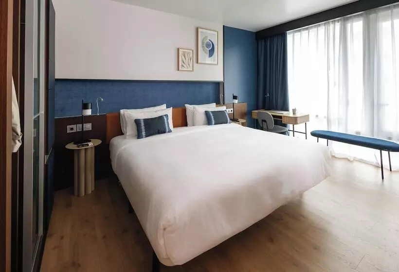 سوییت جونیور, Crowne Plaza Madrid   Centre Retiro, An Ihg
