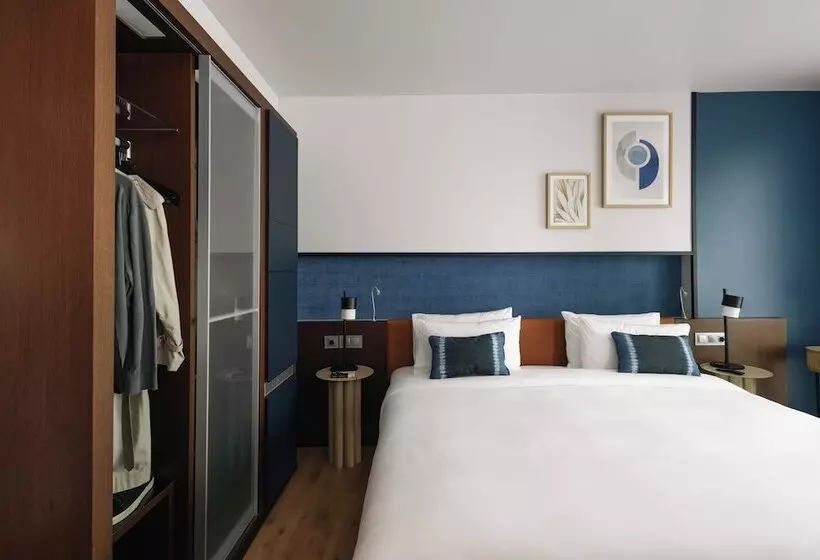 سوییت جونیور, Crowne Plaza Madrid   Centre Retiro, An Ihg