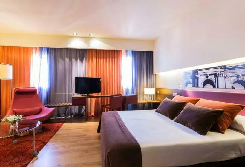 سوییت جونیور, Crowne Plaza Madrid   Centre Retiro, An Ihg