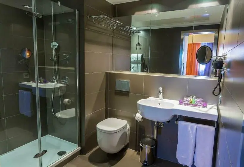 سوییت جونیور, Crowne Plaza Madrid   Centre Retiro, An Ihg