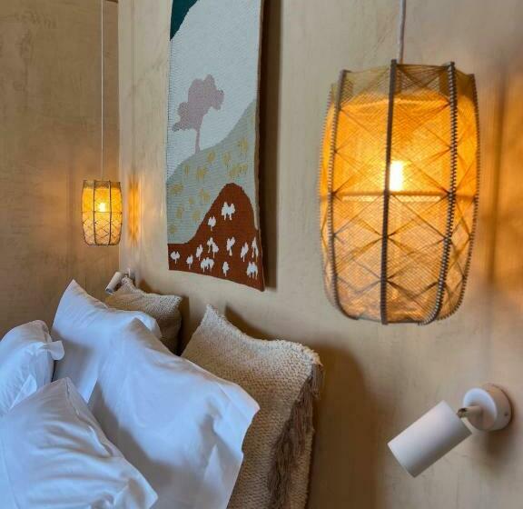 スタンダードルーム, Independente Comporta