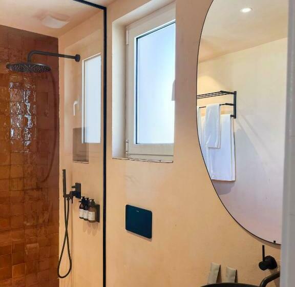 スタンダードルーム, Independente Comporta