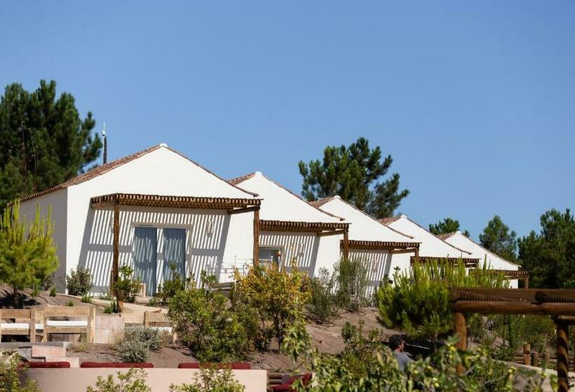 プールビュースタンダードルーム, Independente Comporta