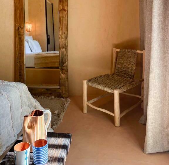 プールビュースタンダードルーム, Independente Comporta