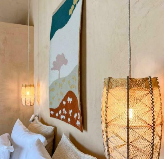 スタンダードスタジオ, Independente Comporta