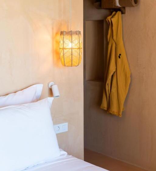 プールビュースタンダードルーム, Independente Comporta