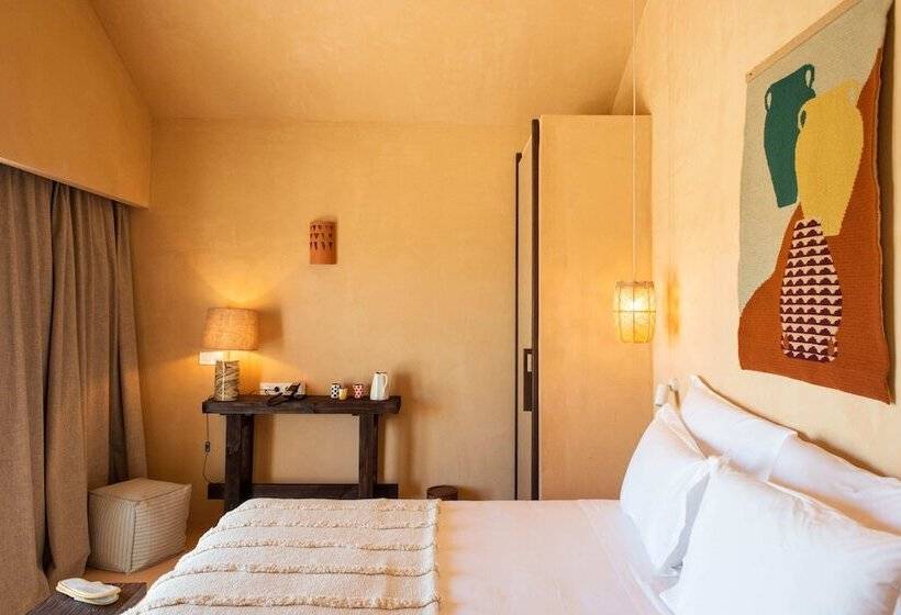 スタンダードルーム, Independente Comporta