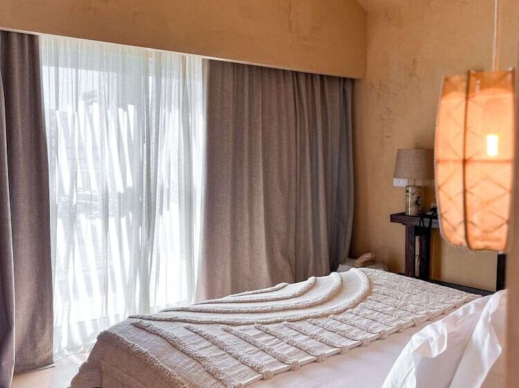 スタンダードルーム, Independente Comporta