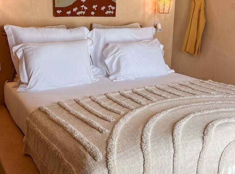 スタンダードルーム, Independente Comporta