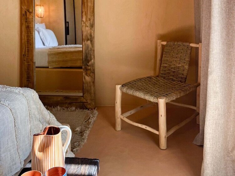 スタンダードルーム, Independente Comporta