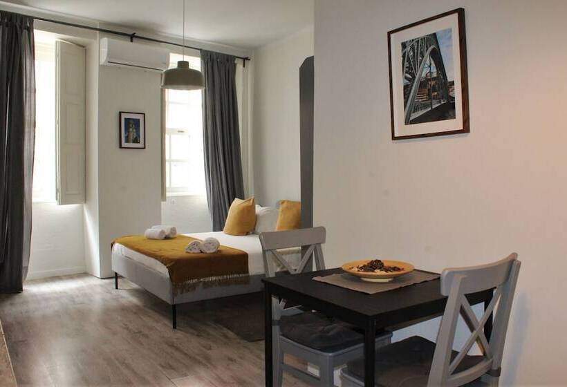 استودیوی استاندارد, Aparthotel Oporto Entreparedes
