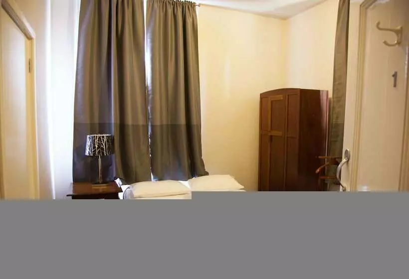 バスルーム共同エコノミー4人部屋, Fremantle Hostel