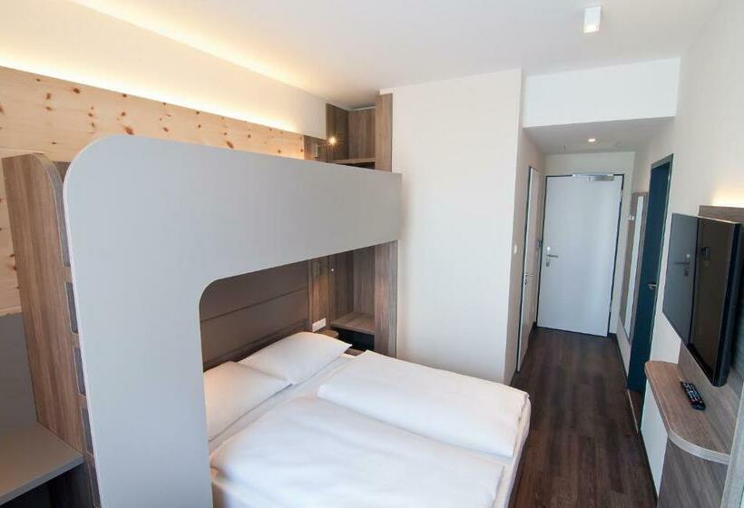 スタンダードトリプルルーム, Amaro