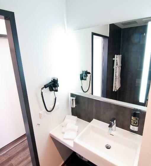 スタンダードルーム, Amaro