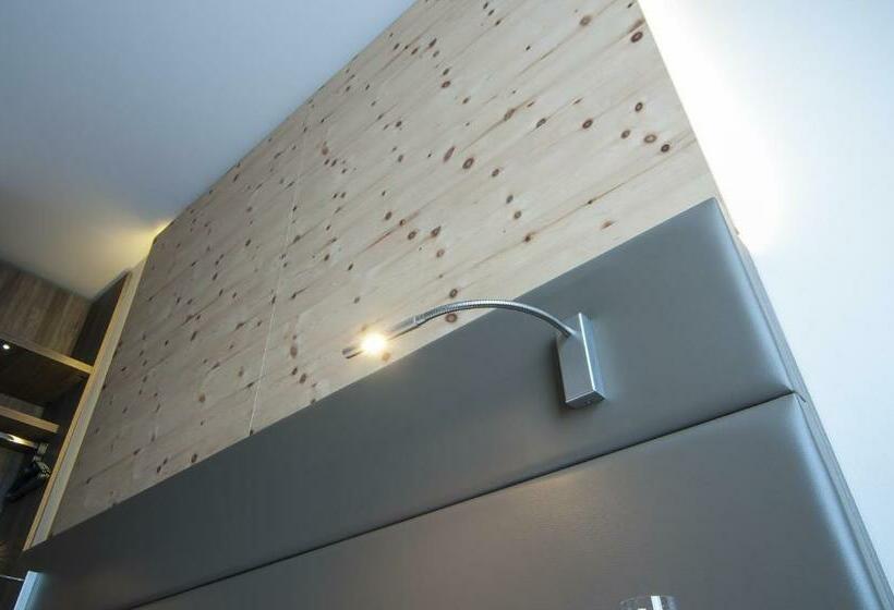 コンフォートルーム, Amaro