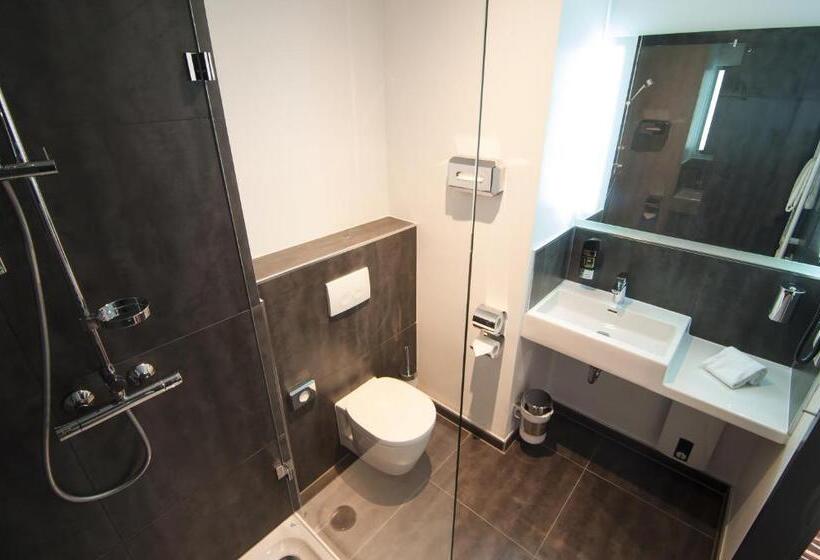 コンフォートトリプルルーム, Amaro