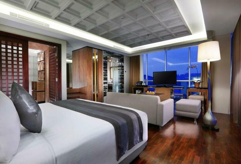 スイート, Aston Pasteur