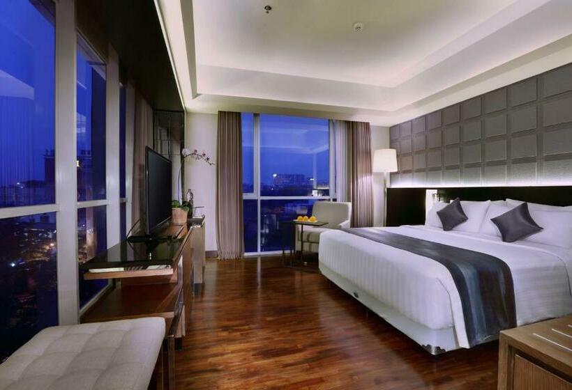 デラックスルーム, Aston Pasteur