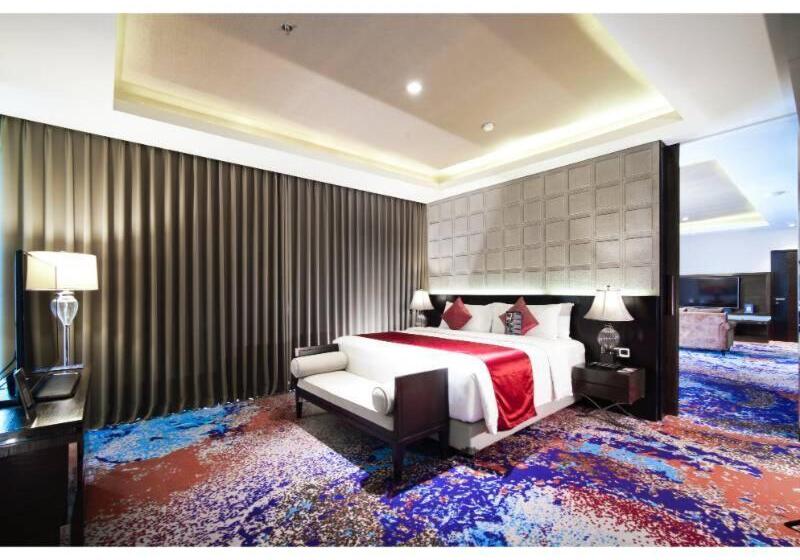 プレジデントスイートルーム, Aston Pasteur