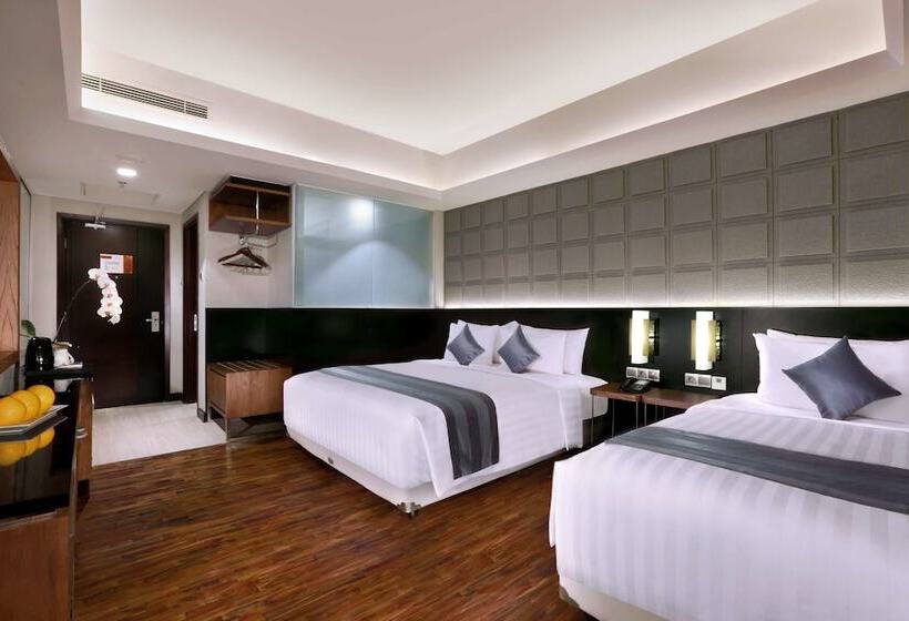 ファミリールーム, Aston Pasteur