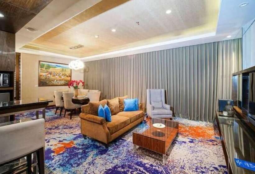 プレジデントスイートルーム, Aston Pasteur