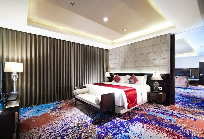 プレジデントスイートルーム, Aston Pasteur