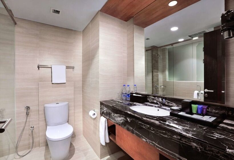 スイート(家族用), Aston Pasteur