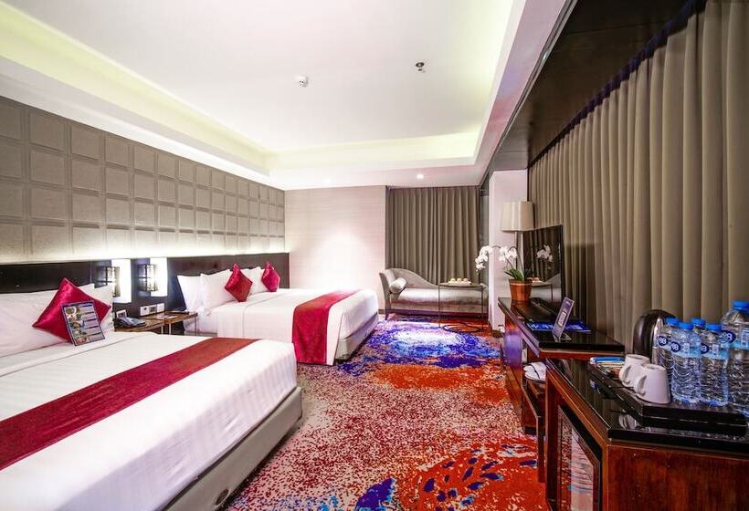 Family Suite, Aston Pasteur