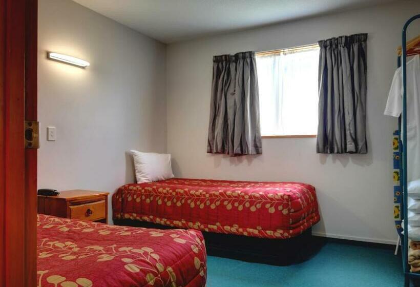 Апартаменты 1 Спальня, Asure Ambassador Motor Lodge