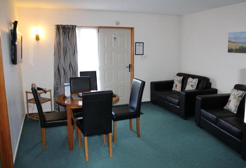 Апартаменты 2 Спальни, Asure Ambassador Motor Lodge