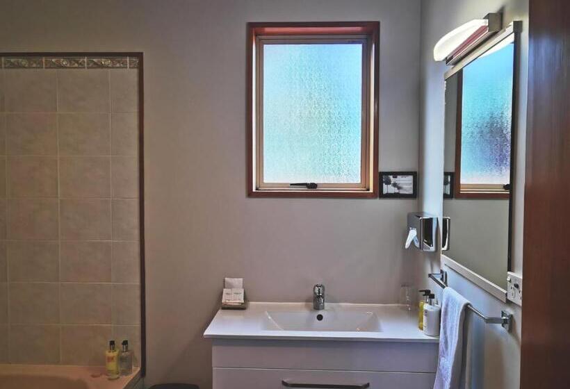 Семейные Апартаменты 3 Спальни, Asure Ambassador Motor Lodge