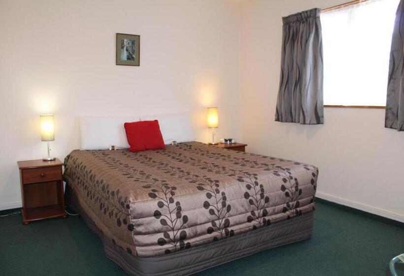 Семейные Апартаменты 3 Спальни, Asure Ambassador Motor Lodge